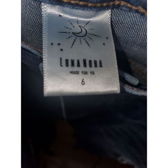 Luna Nora Raw Hem Med Wash Jeans size 6. - Picture 4 of 8